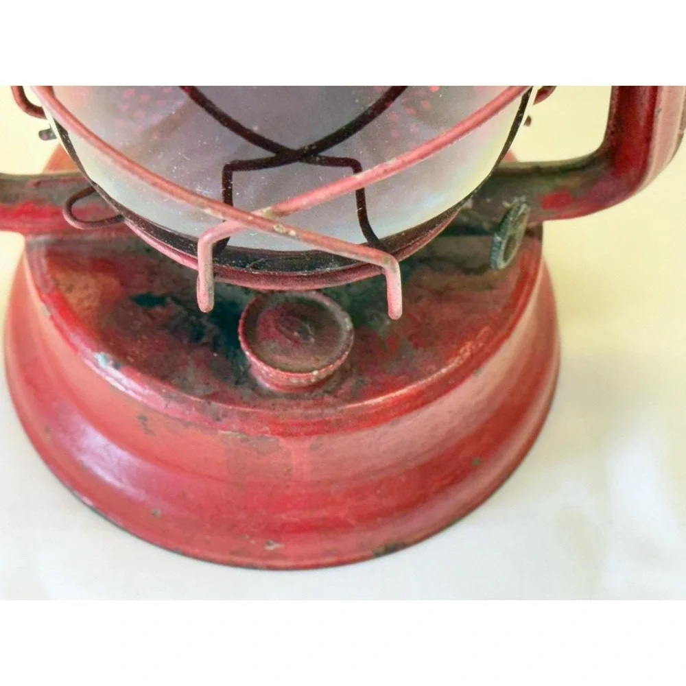 Vintage Dietz Lantern HY-LO With Red Dietz Fitzall Globe New York